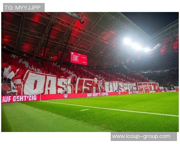 曼联内部训练赛:红魔士气高涨,制服对手取胜